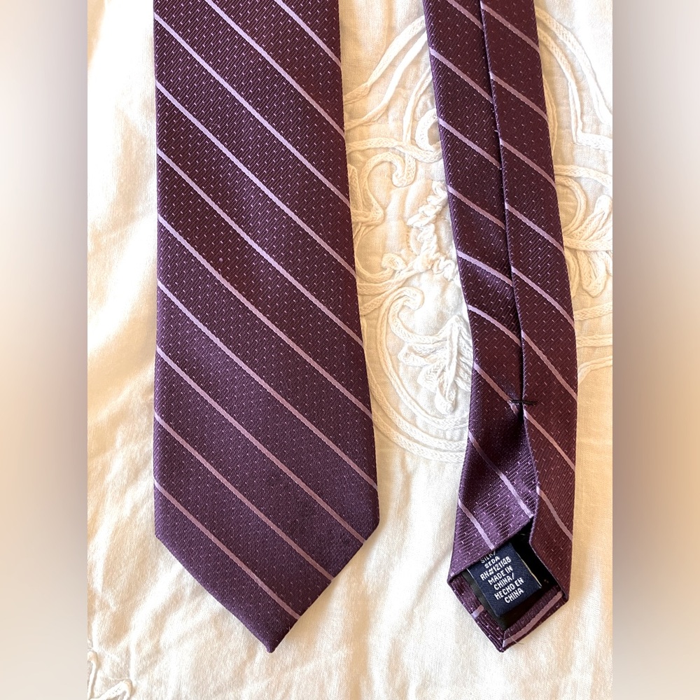 Claiborne silk tie